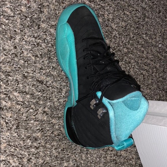 Jordan retro 12 Hyper Jade’s - Picture 2 of 4